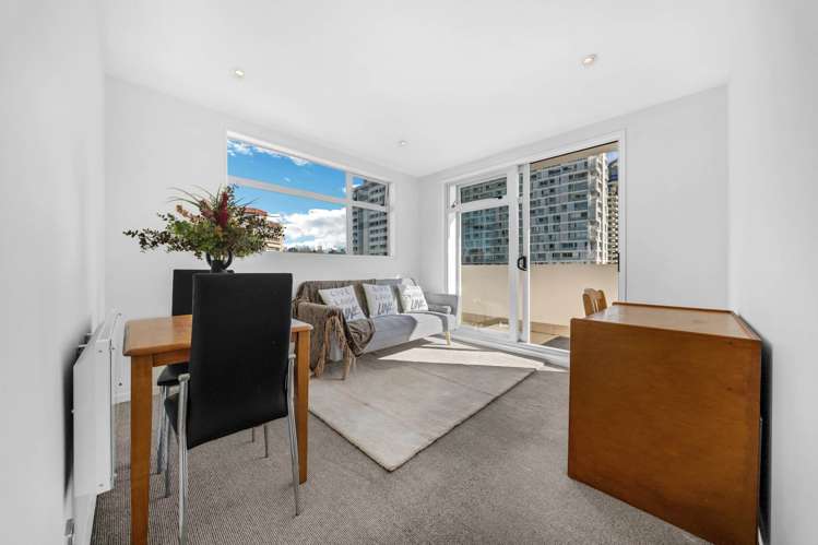 9B/32 Eden Crescent City Centre_5