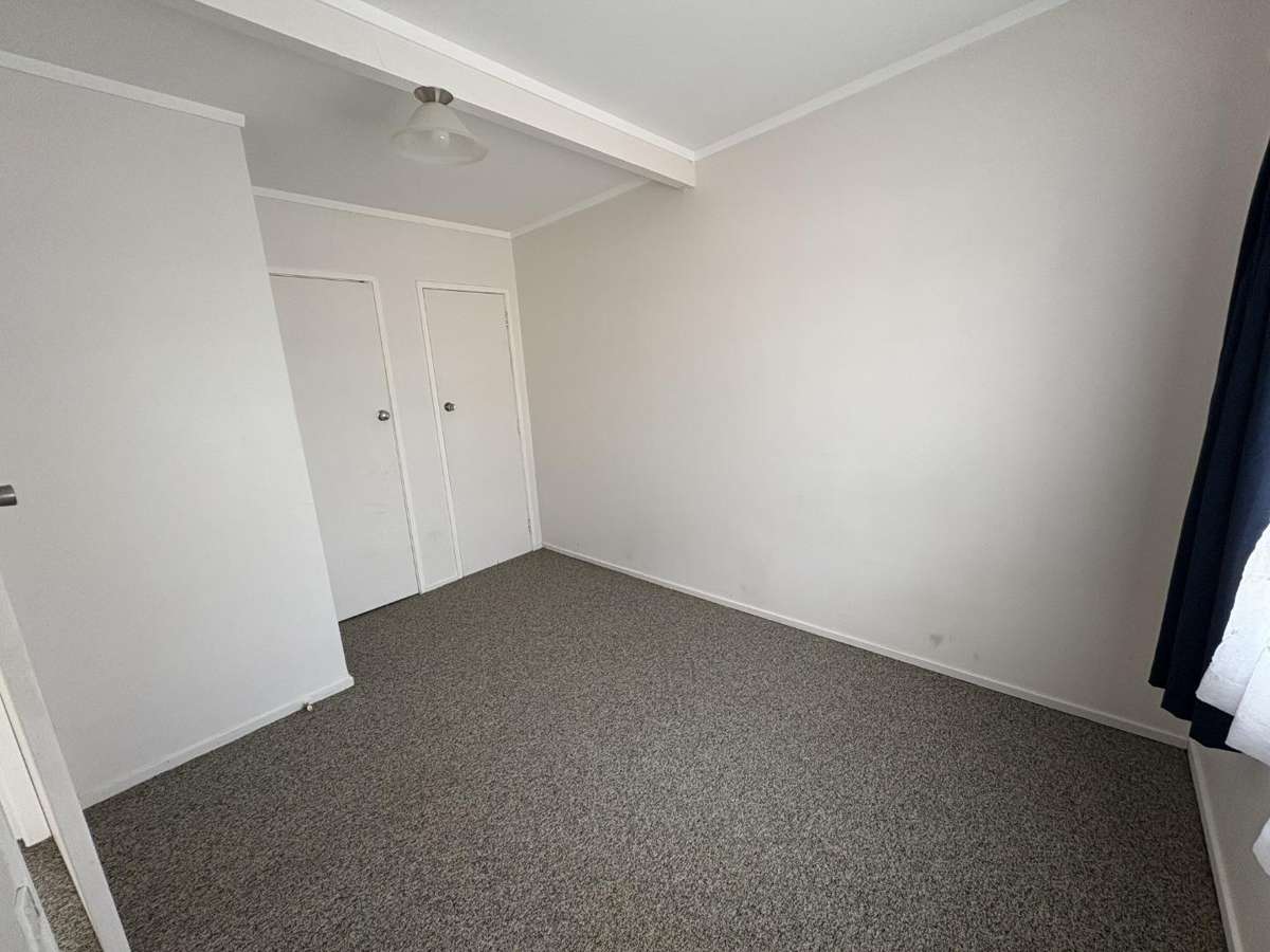 Spacious One-Bedroom unit for rent - Prime central location 5