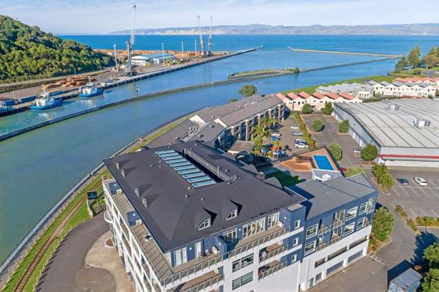 305/4 Reads Quay 1052_3