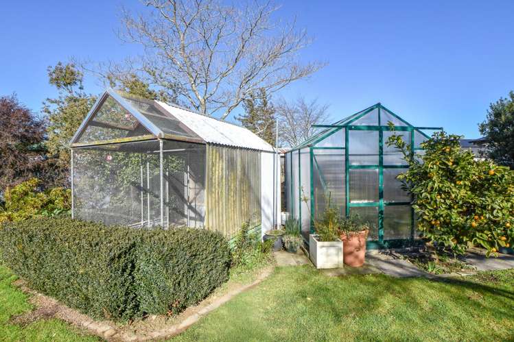 374 High Street South Carterton_19