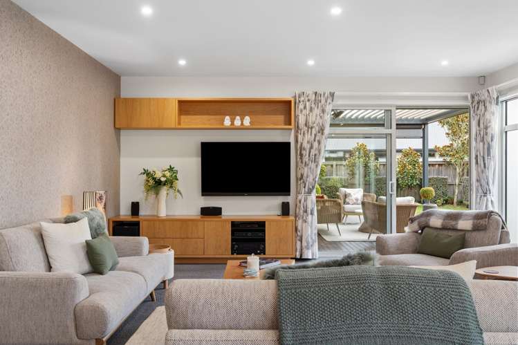 5 Lakebridge Place_5