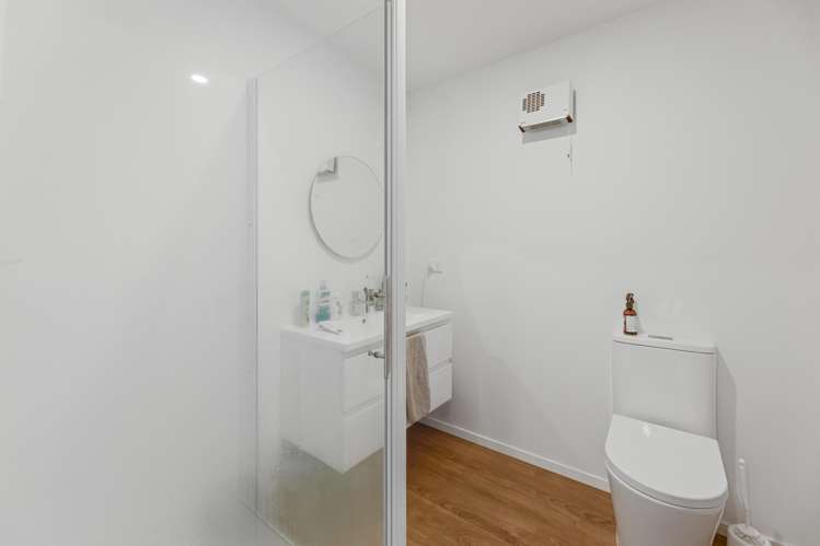 8/20 Henderson Street Mornington_13