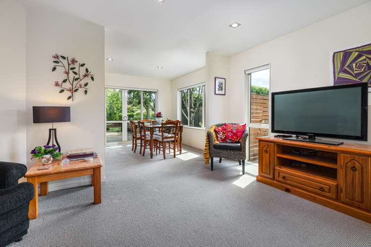 32 Carroll Place Owhata_7