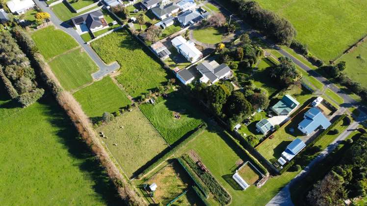 8 Gillies Lane Opunake_6
