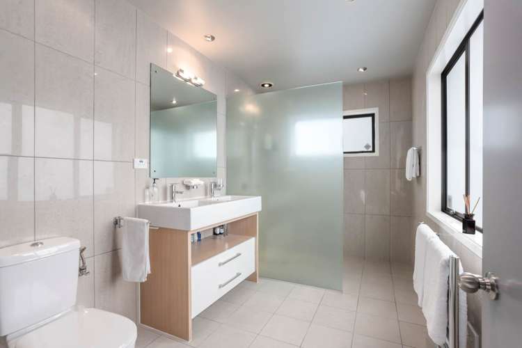 12 Raphael Place West Harbour_20