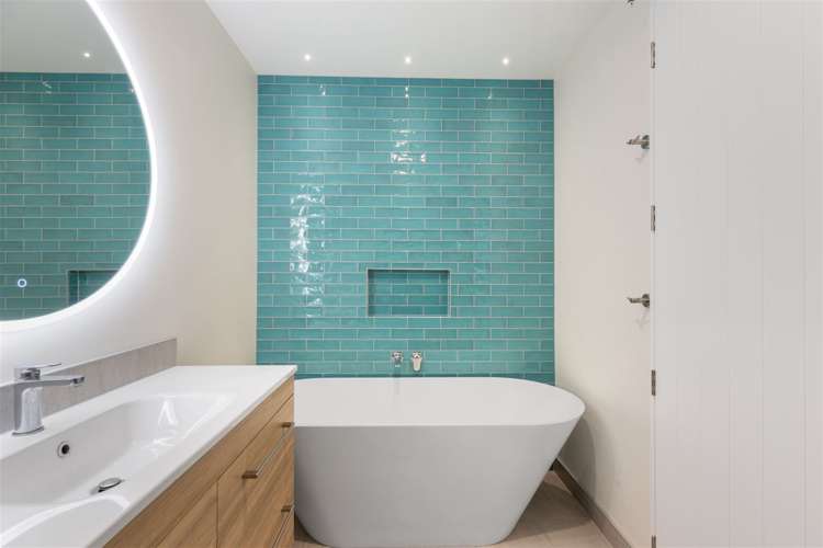 11 Round Hill Rise Cracroft_18