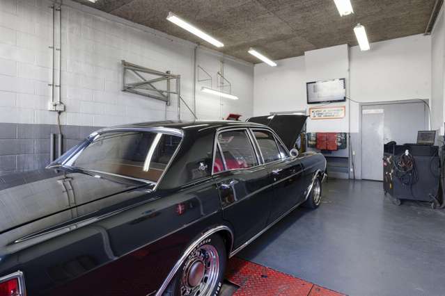 Automotive performance & muscle car workshop