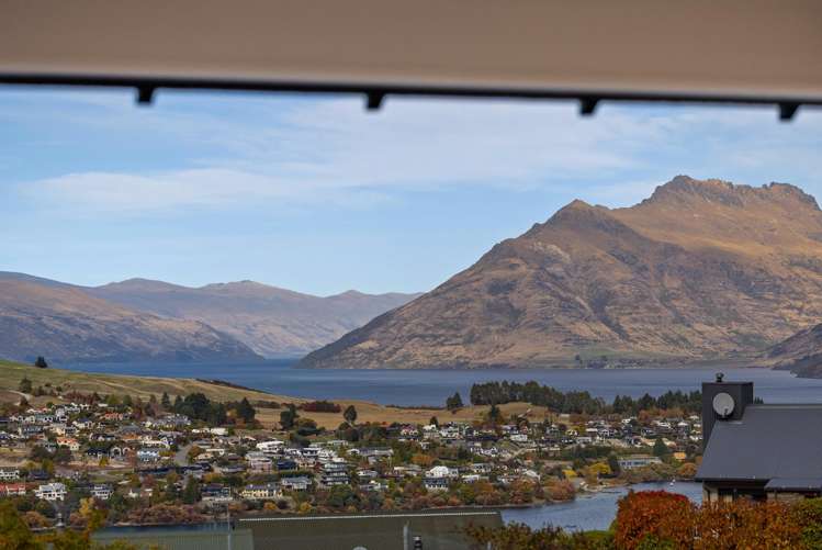 1 Goldleaf Hill Queenstown_40