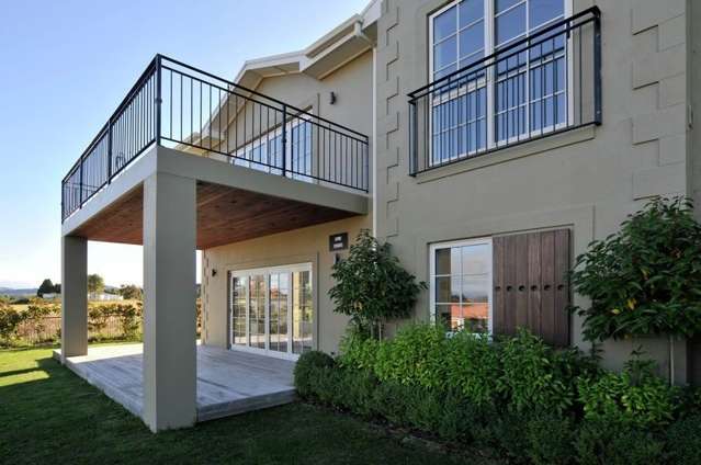 12 Chateau Crescent Rangatira Park_4