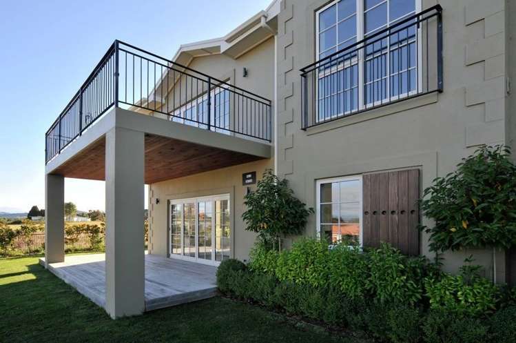 12 Chateau Crescent Rangatira Park_4