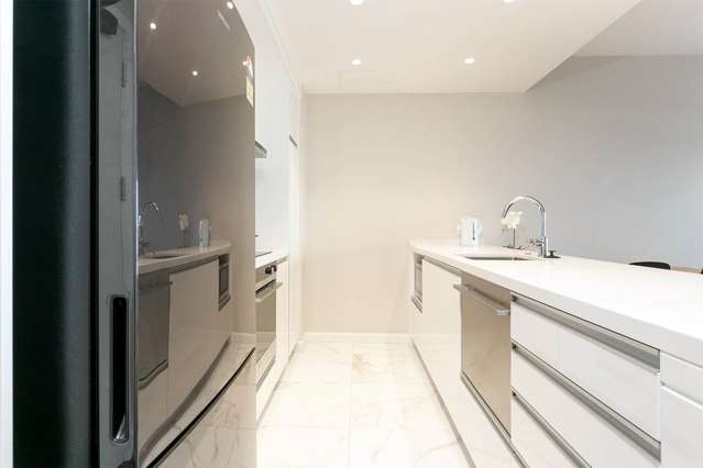 1005/47 Beach Road City Centre_3