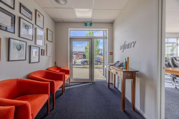 2/10 McCormick Street Wanaka_2