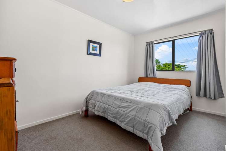 1/13 Paton Avenue Te Atatu South_8