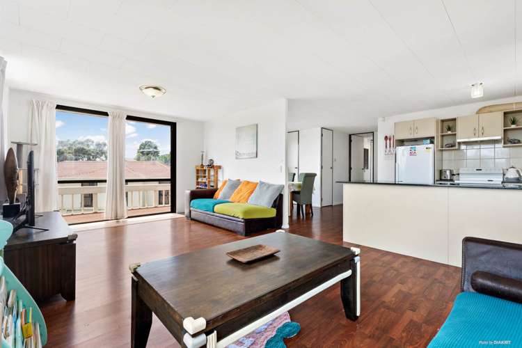 1/12 Exeter Place Unsworth Heights_6