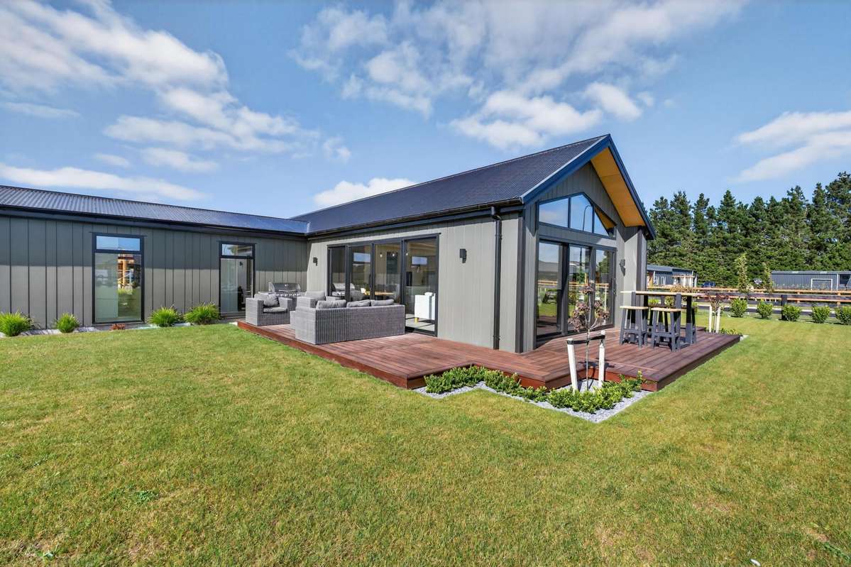22 Eric Crozier Road_0