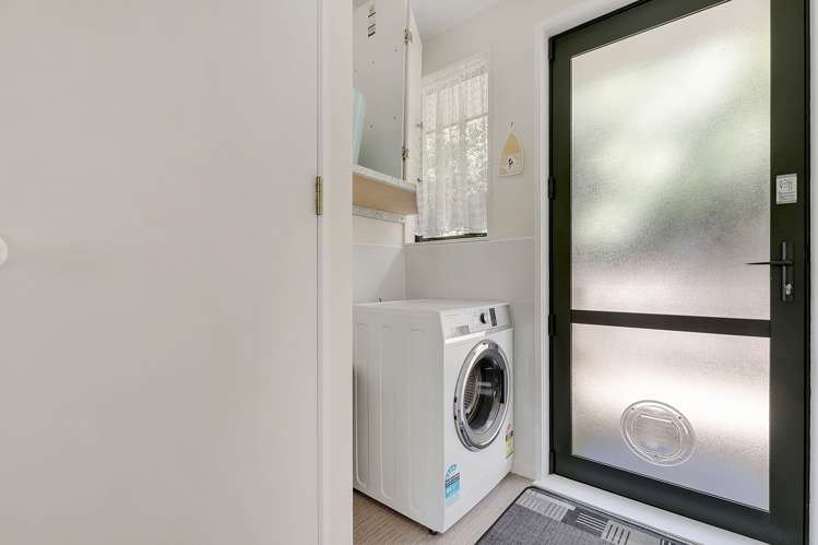 18b Rose Street Porirua East_16