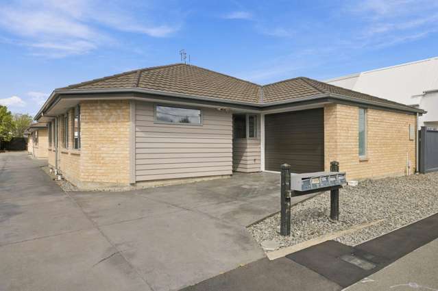 Immaculate Freehold Living
