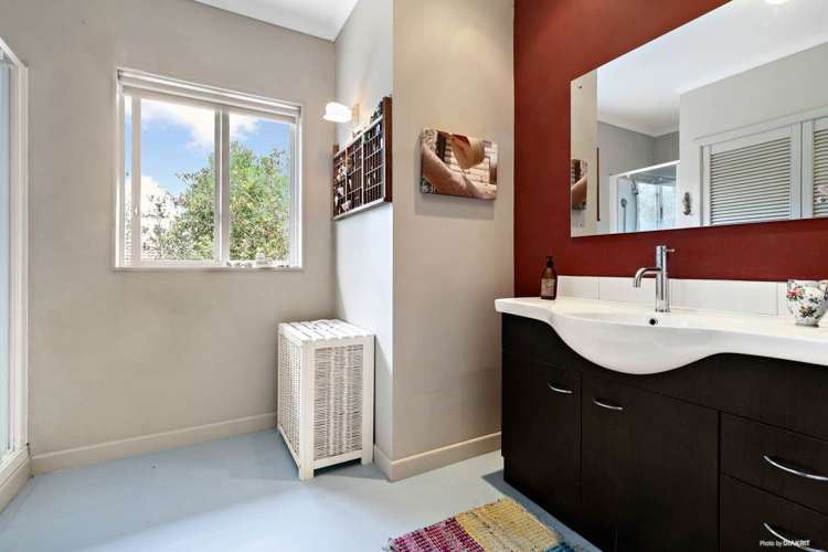 70 Lake Road Narrow Neck_12