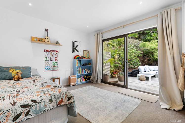 1/14 Surville Place Mairangi Bay_11