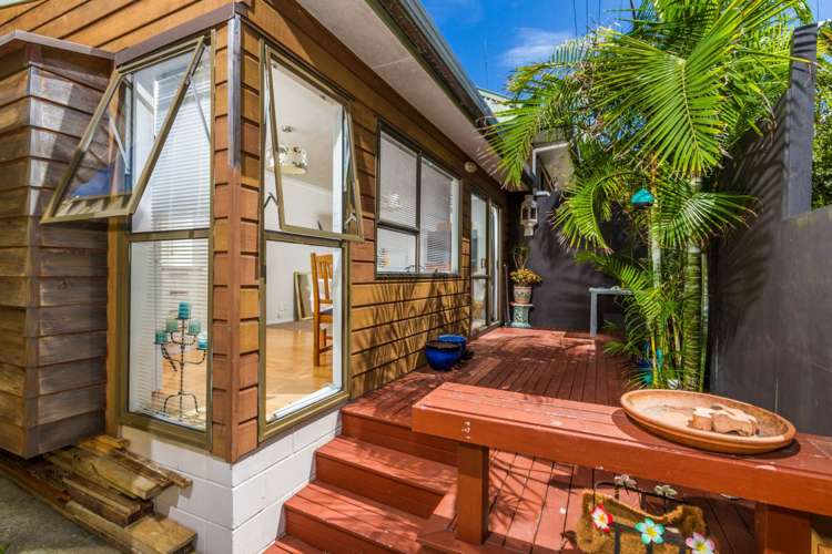 2/706 Beach Road Browns Bay_10