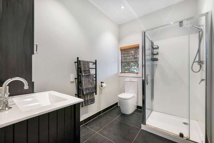 437 West Coast Road Glen Eden_10
