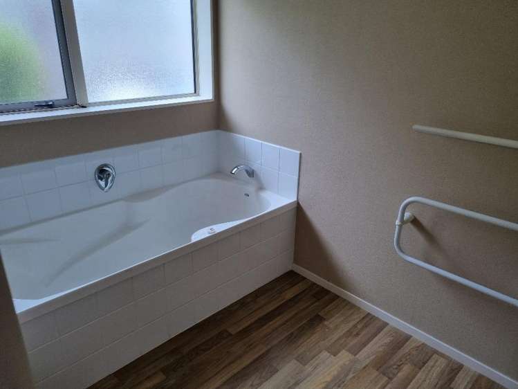 27 Heathfield Avenue Huntington_12