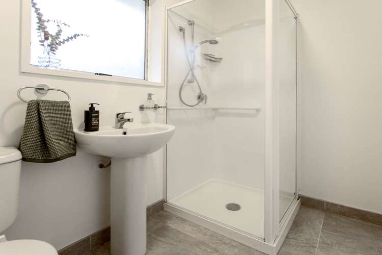 2/20 Hinau Street New Lynn_8