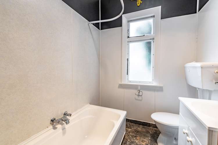 1/31 Dampier Street Woolston_12