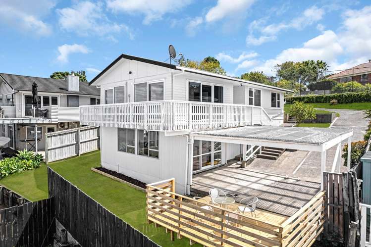 9 Colmar Road Mellons Bay_1