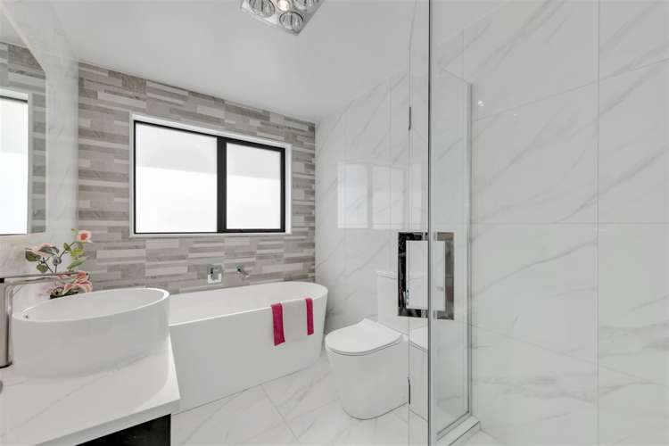 14 Dungloe Avenue Flat Bush_17