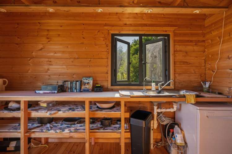 215 Tahanga Road Lake Ohia_16