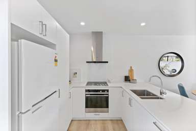 6/259 Kilmore Street_4