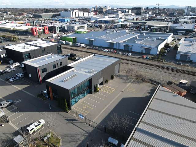MODERN INDUSTRIAL IN CENTRAL SYDENHAM