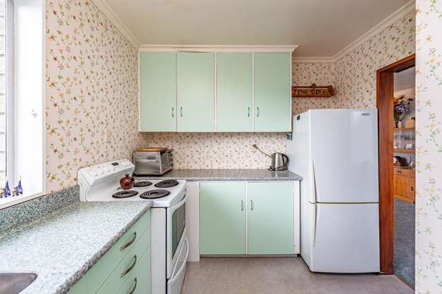 69 Exeter Crescent Springvale_2