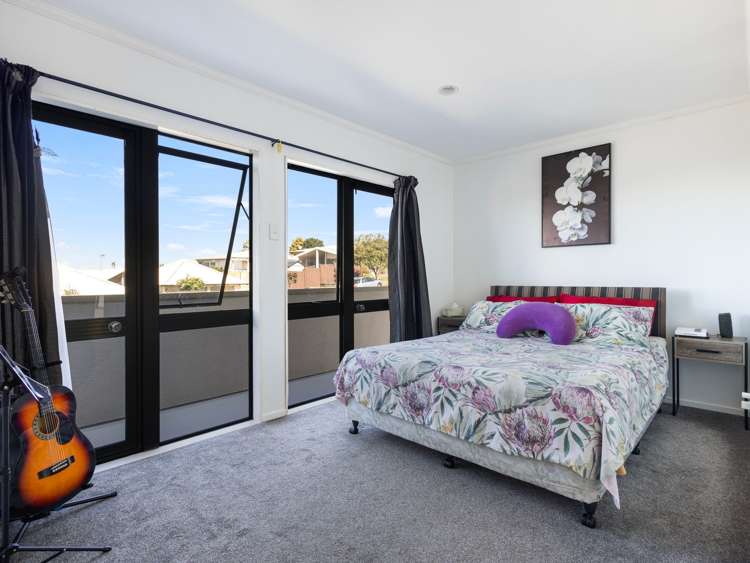 84 Churchill Drive Taradale_7