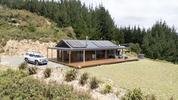 194 Cable Bay Road Hira_15