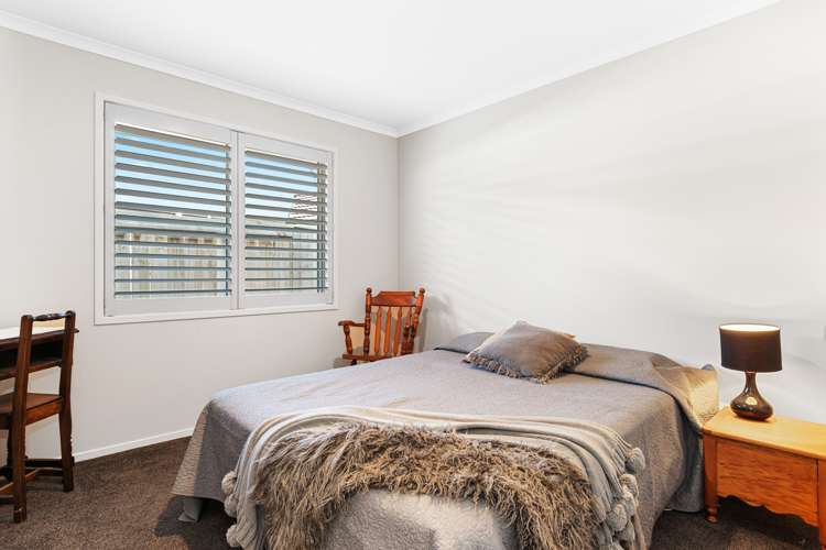 120 Whakaturou Crescent Pyes Pa_14