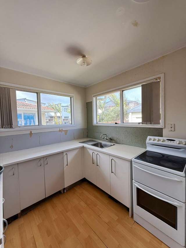 80 Windrush Close Mangere_2