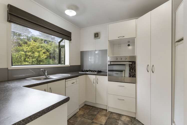 87 Carter Road Oratia_30