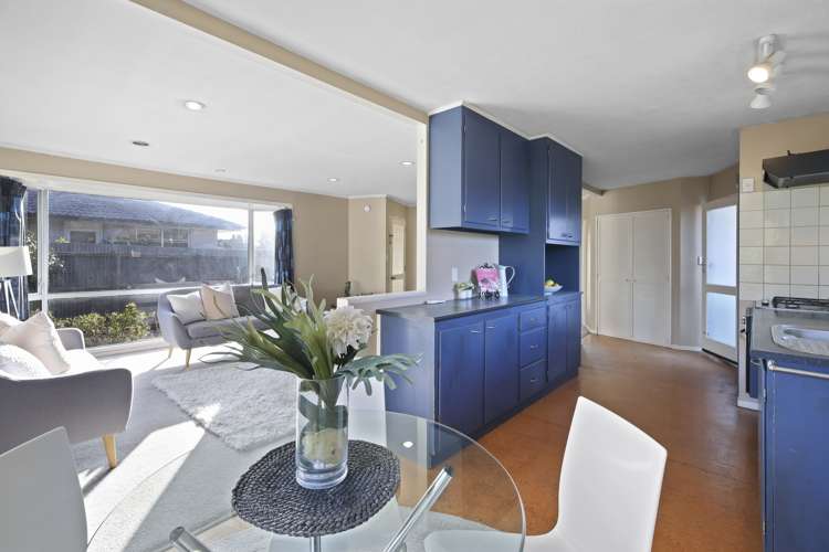 42 Oakley Crescent Hornby_14