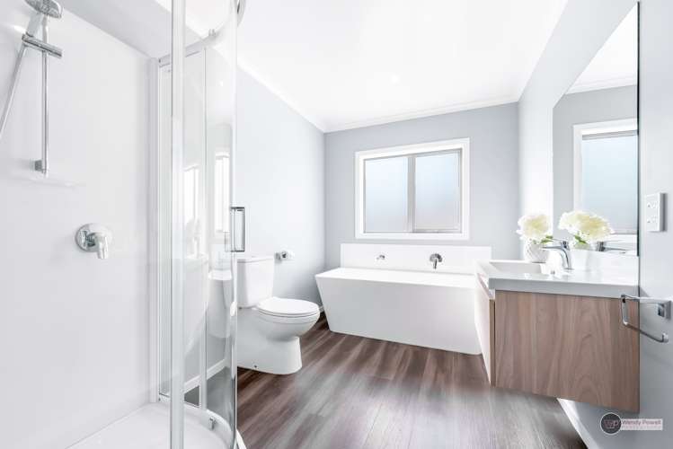 8 Grovedale Square Wainuiomata_16