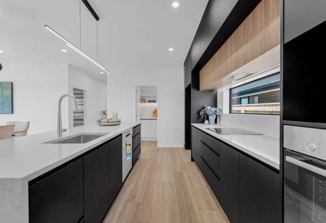 27 Korowhiti Road Clarks Beach_3