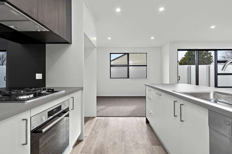 7/102 Swayne Road 11373_9