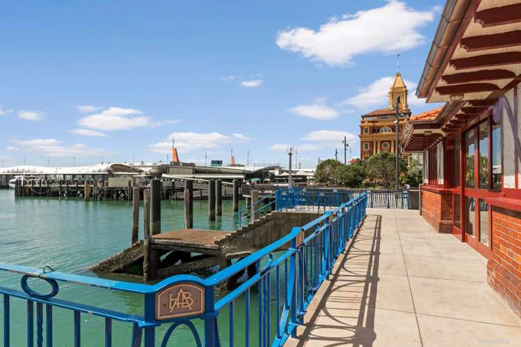 1702/8 Albert Street City Centre_22