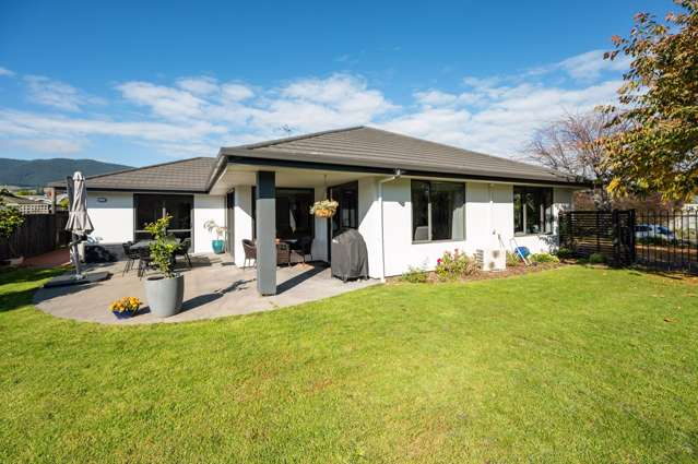 Stunning Family Home In The Zone