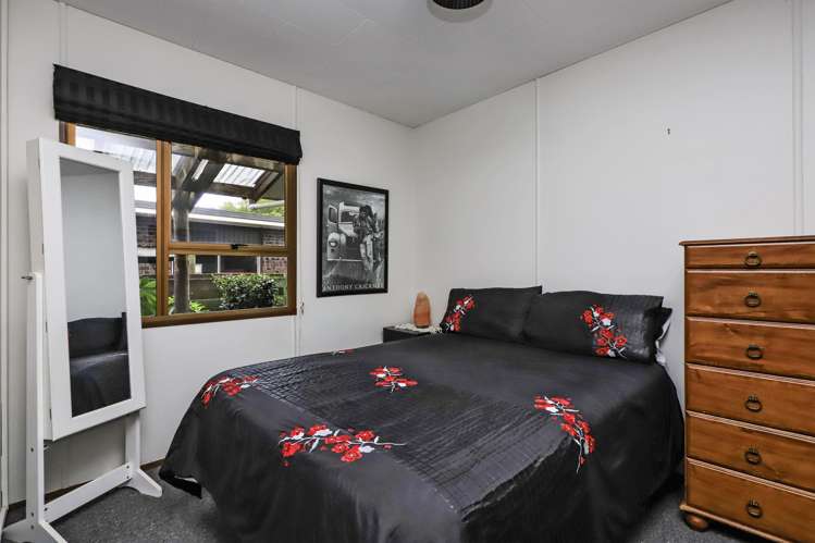 13 Kirkcaldy Place Flaxmere_9