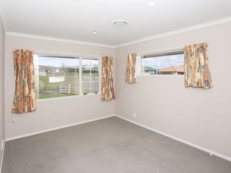 151 Pacific Drive Fitzherbert_10