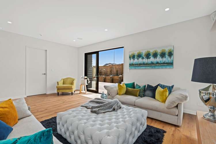 3 Fender Place Long Bay_11