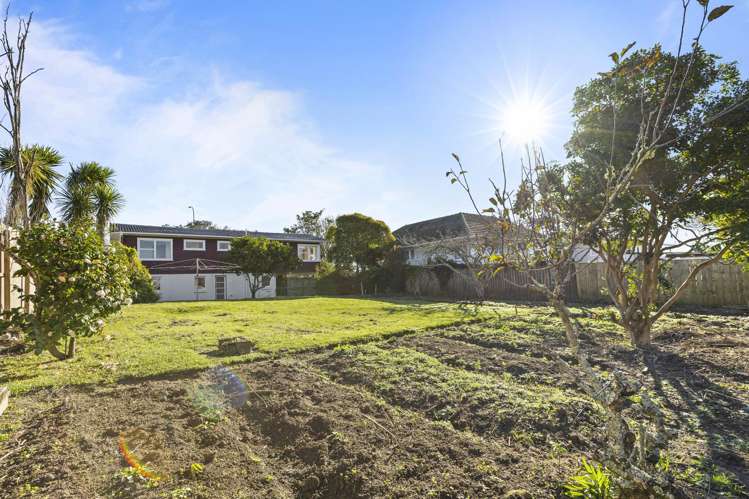 4257 Great North Road Glendene_24
