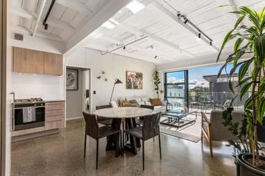 202/43 Brown Street_2